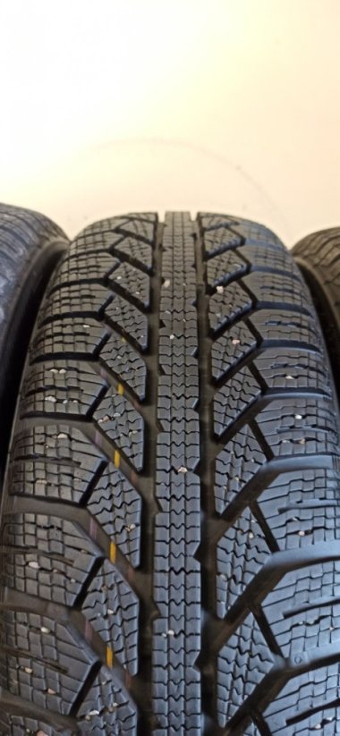 Semperit 165/60 R15 77T 7,5mm (Použité)