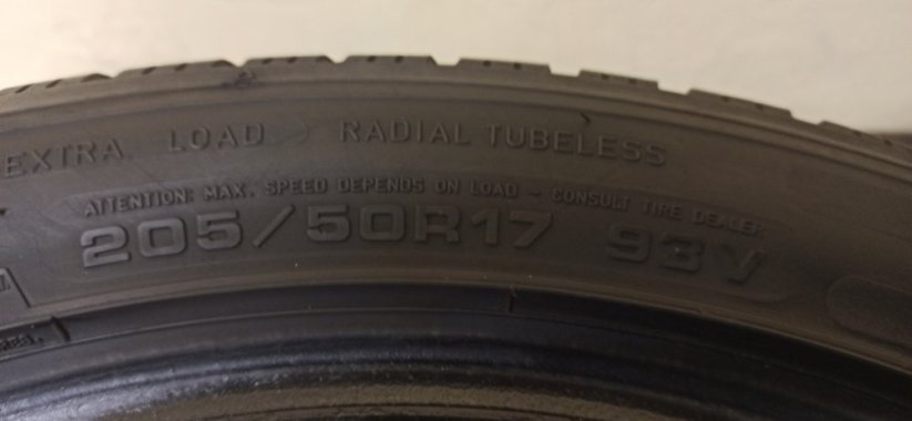 Dunlop Winter Sport 5 205/50 R17 93V 6,5 mm (Bazarové)