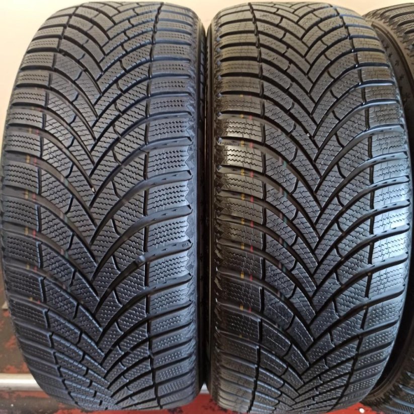 Semperit 225/45 R19 96V 8-8,5mm (Bazarové)