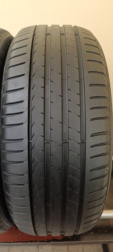 Pirelli Cinturato P7 215/55 R17 94V 4,5 mm (Použité)