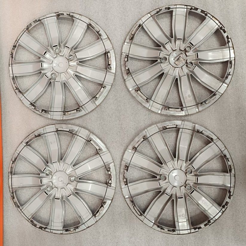 Poklice Volkswagen Tiguan 17" (použité)