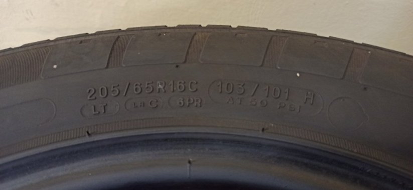Michelin Agilis 51 205/65 R16C 103/101H 5,5mm (Použité)