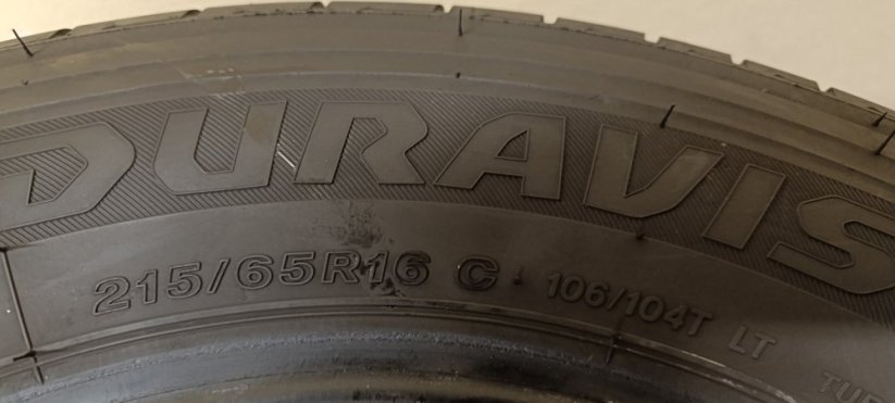 Bridgestone Duravis 215/65 R16C 106/104T 5 - 6,5mm (Použité)