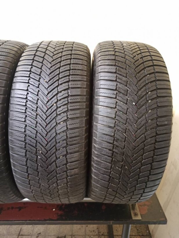 Bridgestone 235/55 R17 103H 5,5mm (Bazarové)