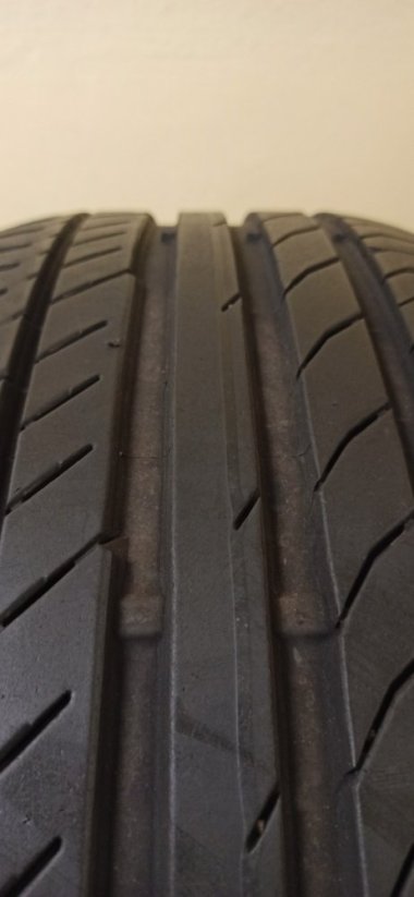 Continental Conti Sport 225/50 R18 95W 5,5 - 6 mm (Bazarové)