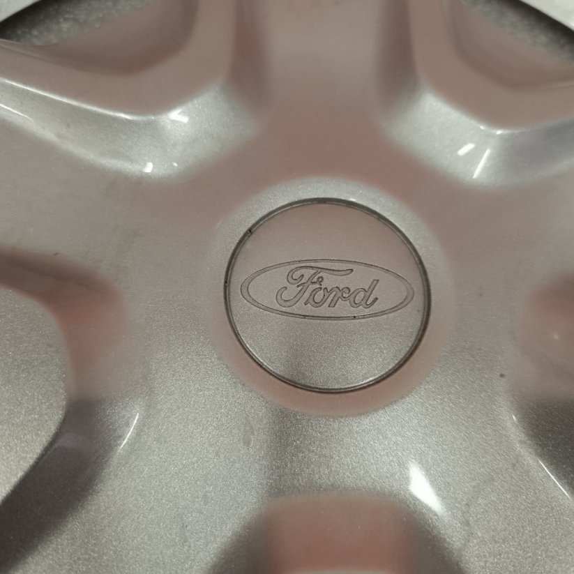 Poklice Ford Fiesta 16" (bazárove)