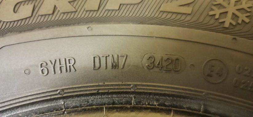 Semperit Master - Grip 2 175/70 R14 84T 5 mm (Použité)