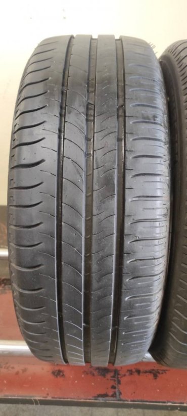 Michelin 195/55 R16 87T 5,5mm (Bazarové)