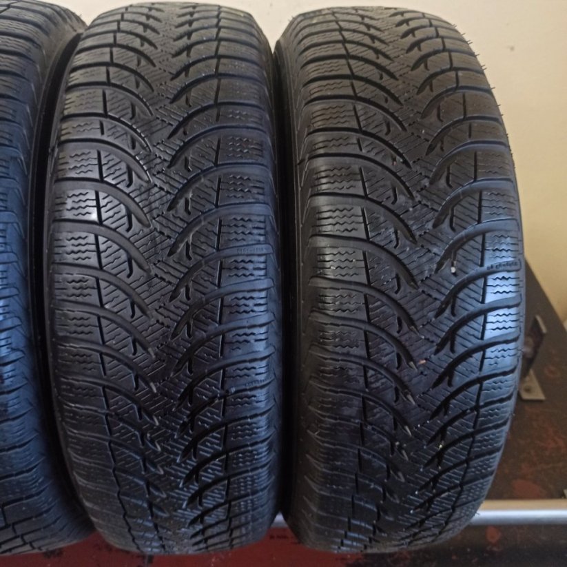 Michelin 185/60 R15 88H 2x6,5mm; 2x5,5-6mm (Bazarové)