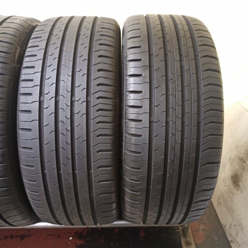 Continental 215/45 R17 87V 2x6,5-7mm 2x5mm (Bazarové)