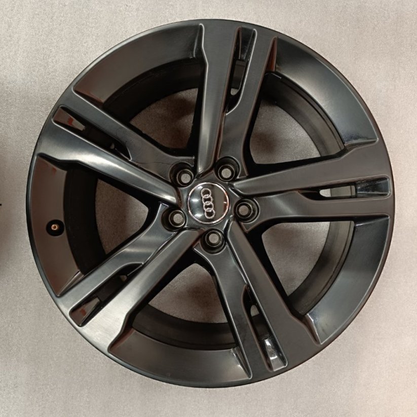 Originální alu kola na Audi A6, S6, 8Jx19'' , ET39
