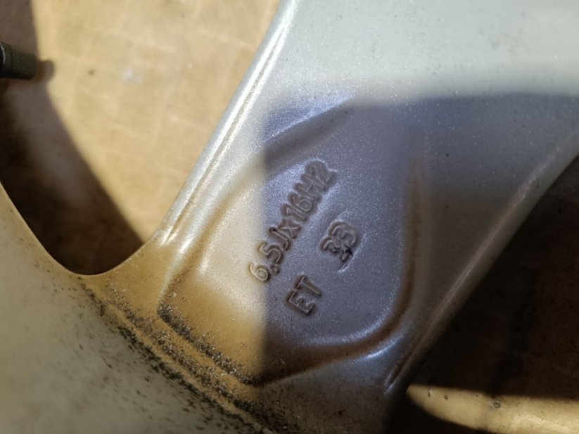 Alu kola Rial 6,5x16'' ET33 + zimní pneu 205/60R16