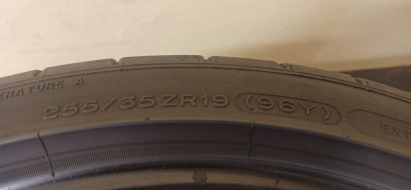 Michelin Pilot Super Sport 255/35 R19 96Y 4,5-5 mm (Použité)