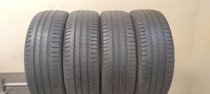 Letní pneu Michelin 195/60/16 3x4,5-5,5mm; 1x3,5mm (Použité)