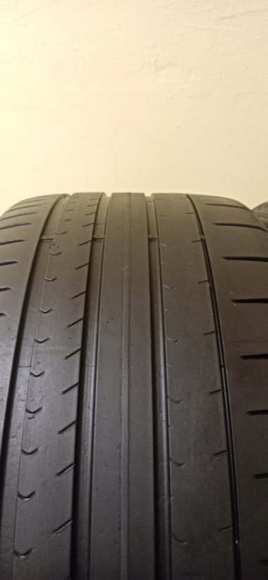 Pirelli 265/35 R19 98Y 3,5-4,5mm (Bazarové)