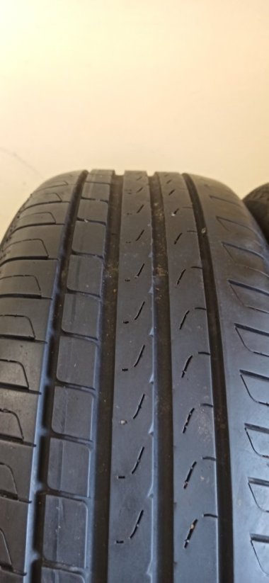 PIRELLI Cinturato P7 RUN FLAT 205/55 R16 5-5,5mm (Bazarové)