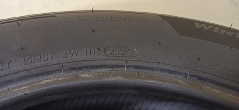 Hankook Winter icept evo 215/60 R17 96H 5,5-6,5mm (Bazarové)