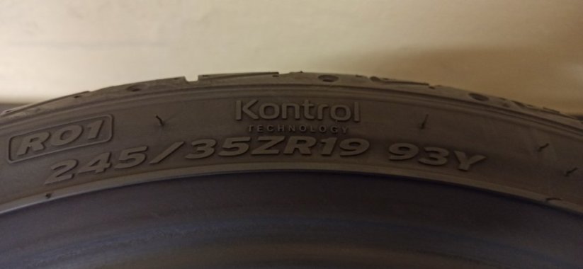 Hankook Ventus S1 evo 2 245/35 R19 93Y 5 mm (Bazarové)
