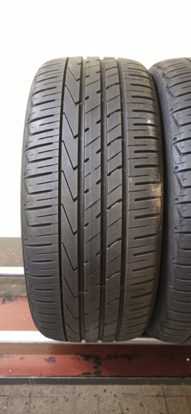 Hankook Ventus S1 evo2 SUV 235/50 R19 99V 5 mm (Bazarové)