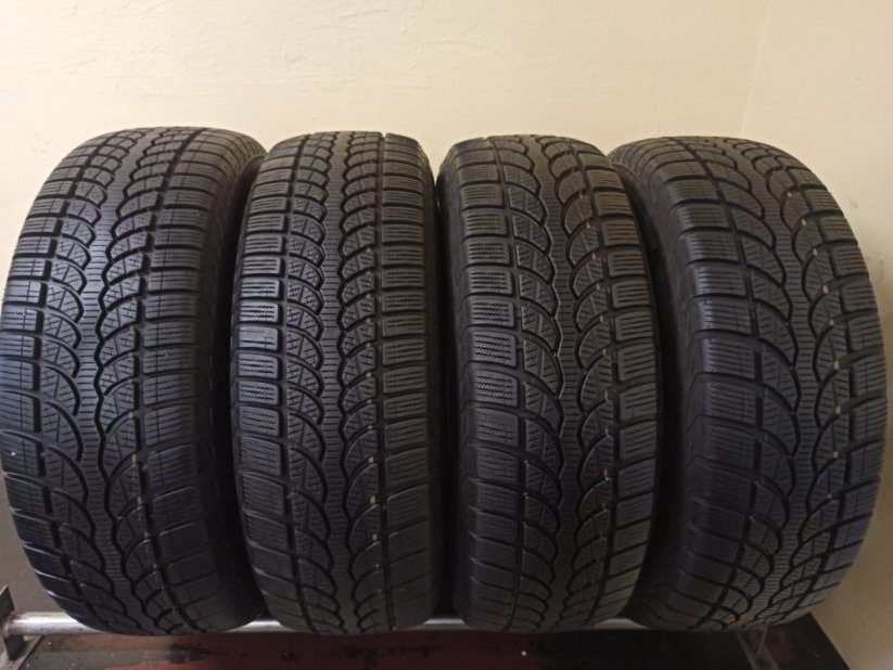 Bridgestone Blizzak 245/65 R17 111T 7 - 7,5 mm (Bazarové)