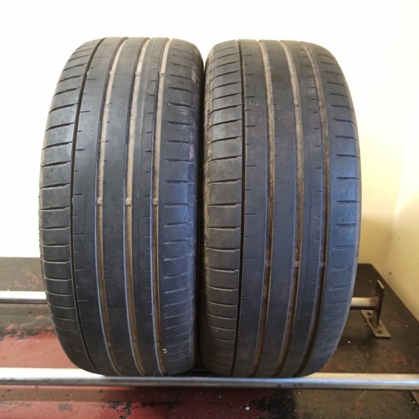 Falken Azenis 235/55 R17 103W 4,5mm (Použité)