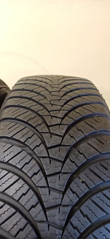 Falken 185/65 R15 88H 5,5-6,5mm (Bazarové)