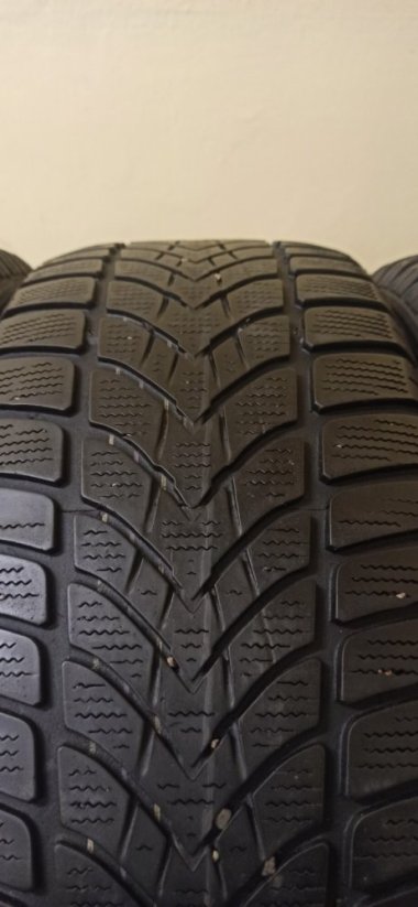 Dunlop SP Winter Sport 4D 205/55 R16 91H 3,5-4,5mm (Použité)