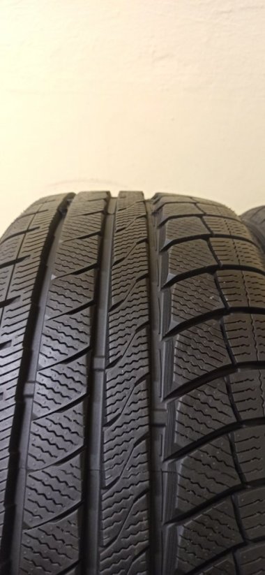 Davanti Wintoura+ XL 245/40 R18 97V 8,5 mm (Bazarové)