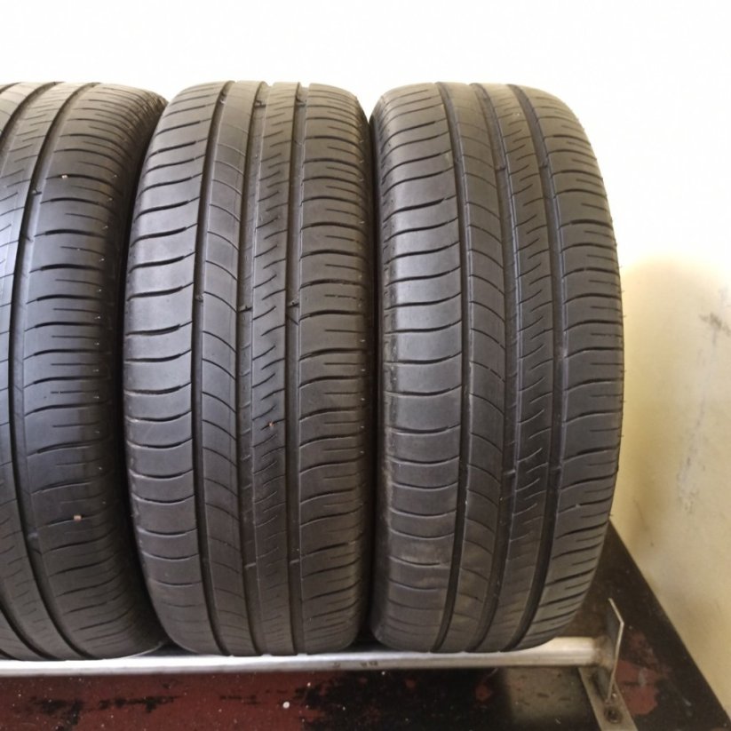 Michelin Energy Saver 205/60 R16 92H 4,5 - 5 mm (Bazarové)