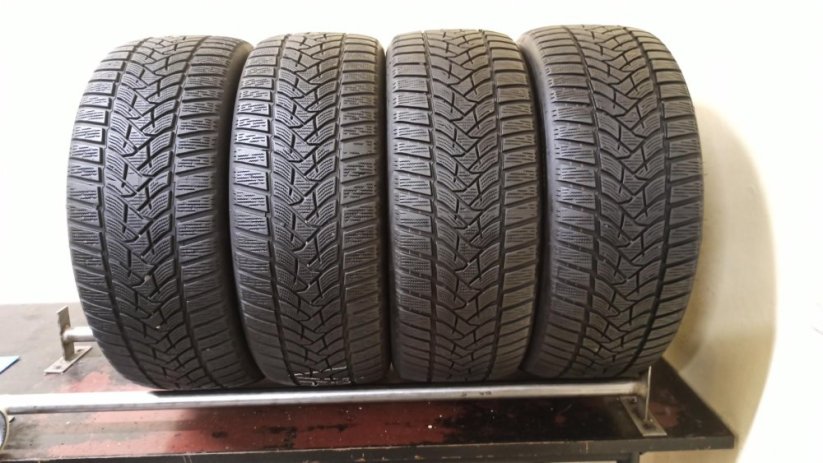 Dunlop Winter sport 5 225/45 R18 95V 4 - 6 mm (Použité)