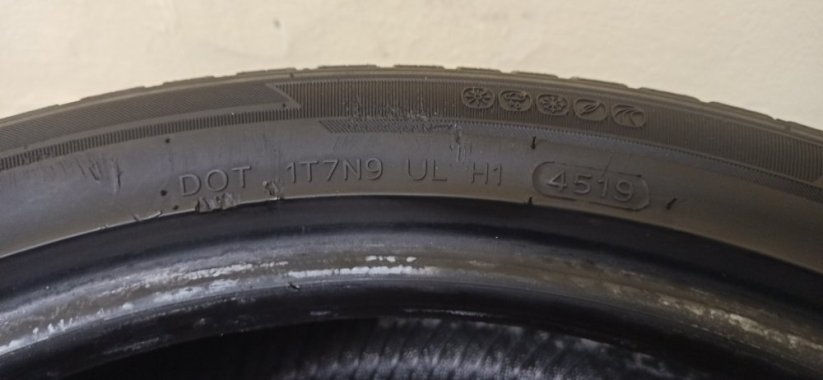 Hankook Kinergy 4S2 235/45 R18 98Y 4,5-5,5mm (Bazarové)