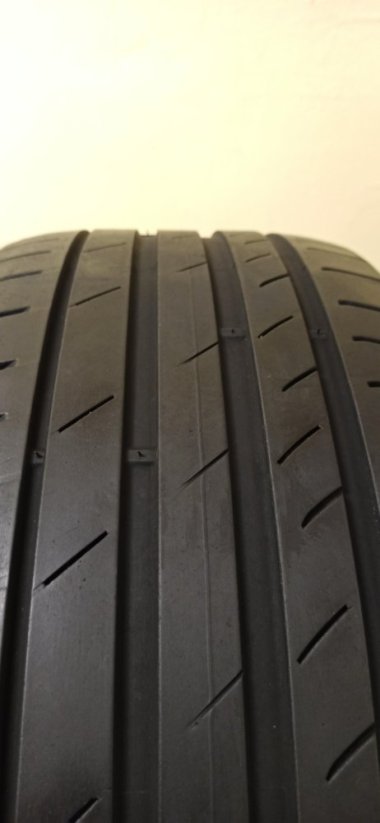 Kumho Ecsta PS71 SUV 245/45 R19 98W 4,5 mm (Použité)