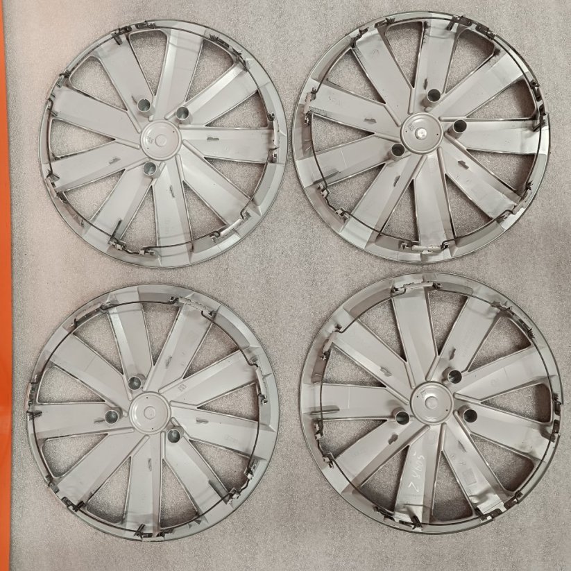 Poklice Volkswagen Passat, Golf, Touran 16" (použité)