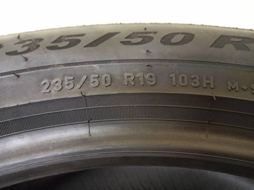 Pirelli 235/50 R19 103H 5-5,5mm (Použité)