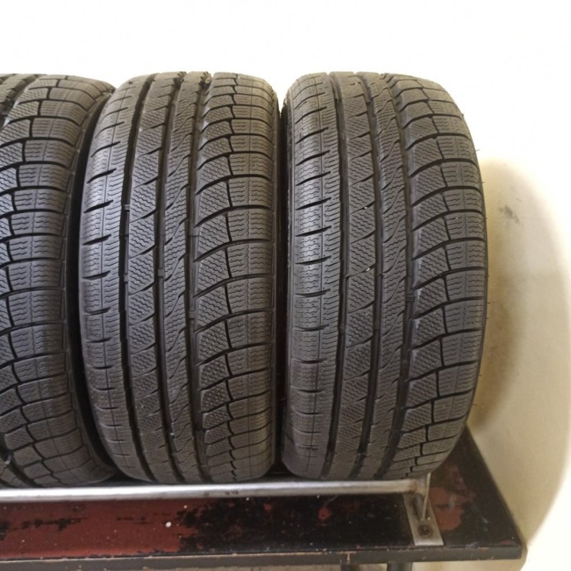 Davanti Wintoura+ XL 205/40 R17 84V 8,5 mm (Bazarové)
