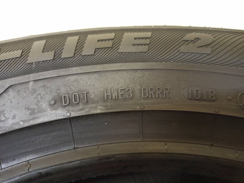 Semperit 215/65 R17 99H 8,5mm NOVÉ