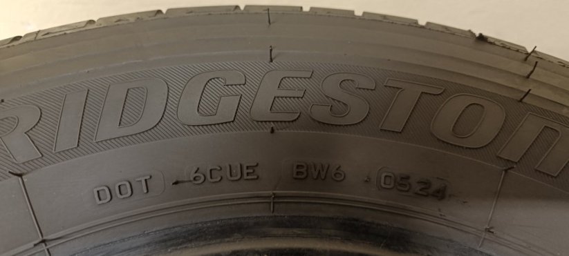 Bridgestone Duravis 215/65 R16C 106/104T 5 - 6,5mm (Použité)