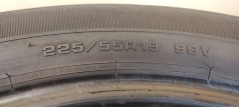 Letní pneu Goodyear 225/55/19 4-5mm (Bazarové)