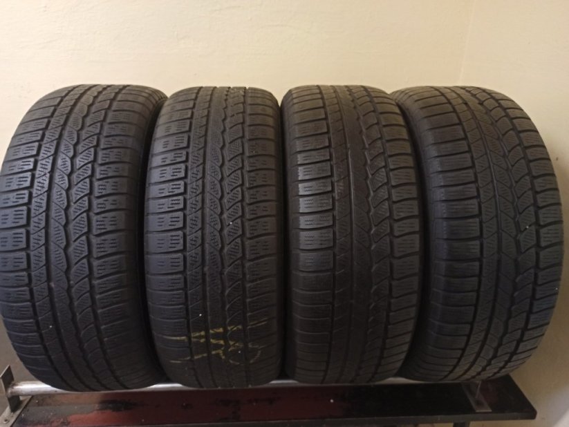 Continental 4x4 Winter Contact 255/55 R18 4,5 mm (Bazarové)