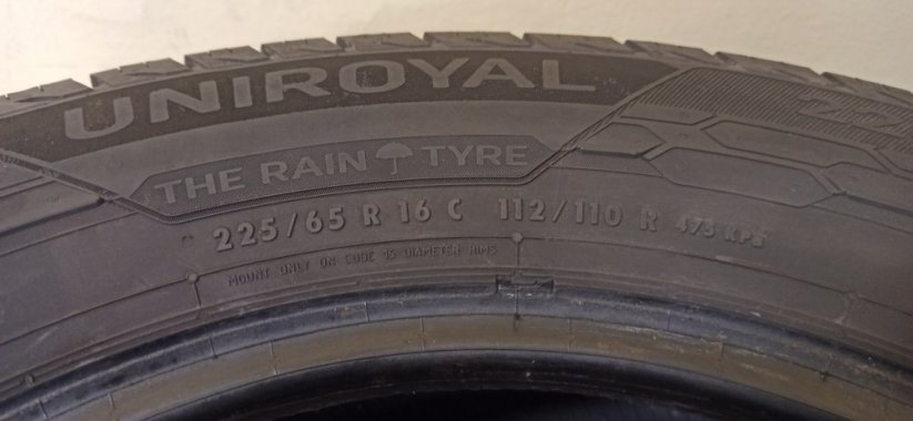 Uniroyal AllSeason 225/65 R16C 112/110R 5 - 9,5 mm (Bazarové)
