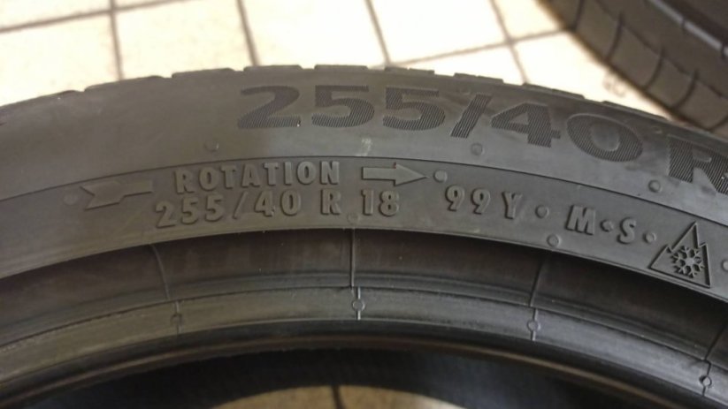 Continental 225/45 R18 + 255/40 R18 dvourozměrné (Bazarové)