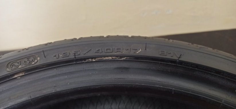 Goodyear 195/40 R17 81V 2x6,5mm 2x5mm (Použité)
