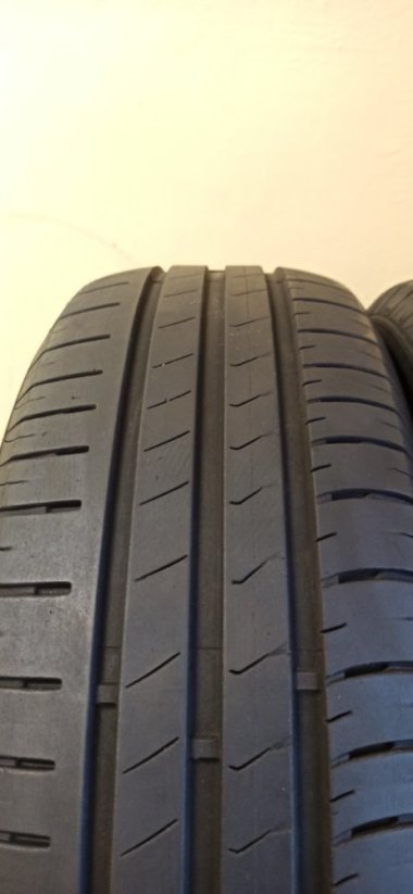 Hankook Kinergy Eco 195/65 R15 2x5,5mm 2x 4,5mm (Bazarové)