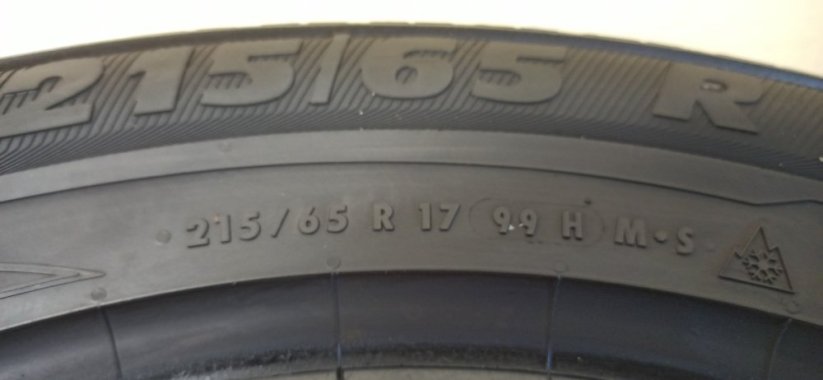 Semperit 215/65 R17 99H 1x6,5-7,5mm; 3x4-5mm (Bazarové)