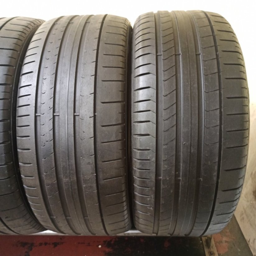 Pirelli 255/40 R20 101Y 2x4,5-5,5mm 2x3,5-4,5mm (Bazarové)