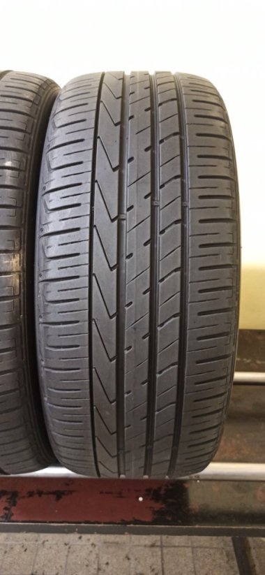 Hankook Ventus S1 evo2 SUV 235/50 R19 99V 5 mm (Bazarové)