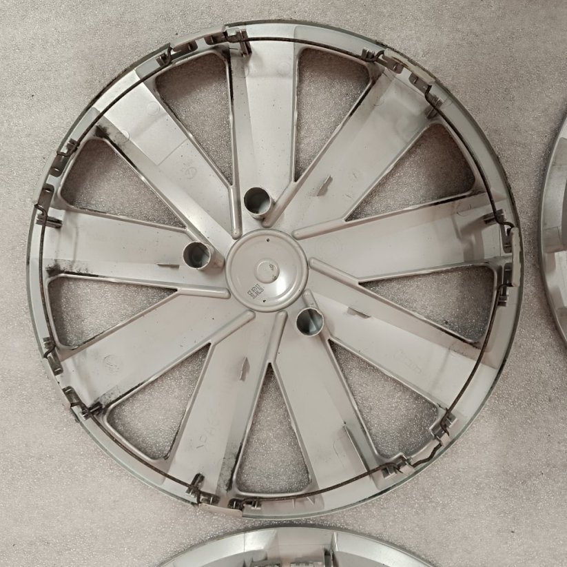 Poklice Volkswagen Passat, Golf, Touran 16" (použité)