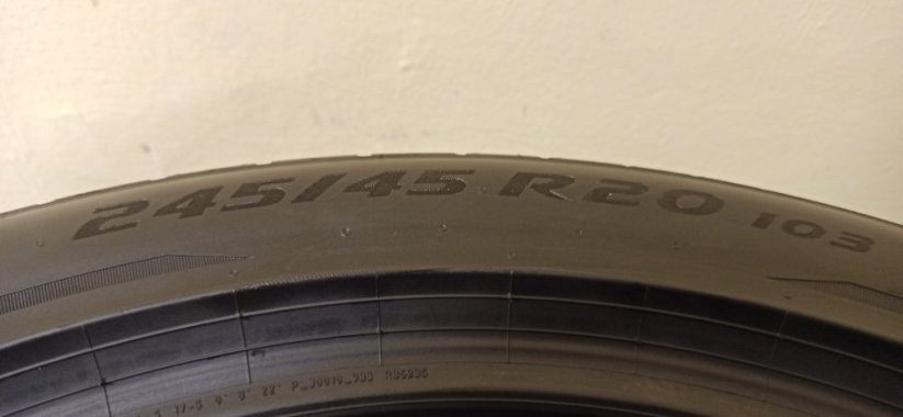Pirelli P Zero 245/45 R20 103V 6,5 mm (Použité)