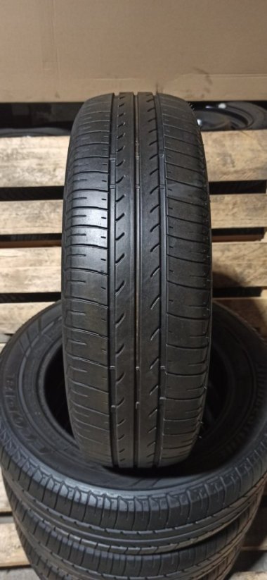 Bridgestone 185/65 R15 88T 4,5mm (Bazarové)