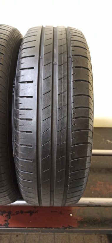 Hankook 195/65 R15 91H 1x5-5,5mm 1x4-4,5mm (Použité)